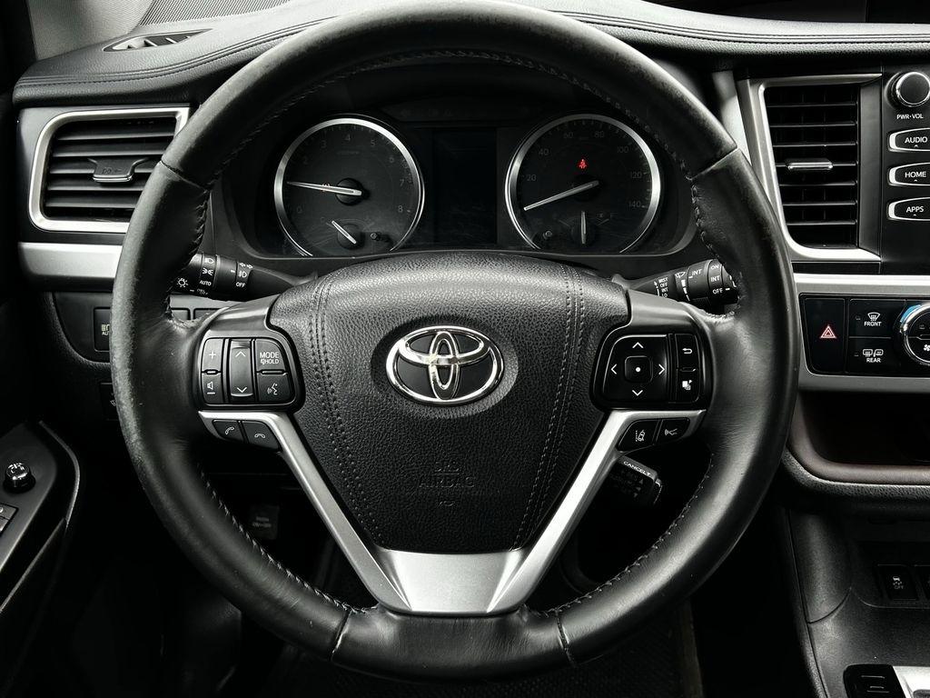 Toyota Highlander XLE FWD V6 2017