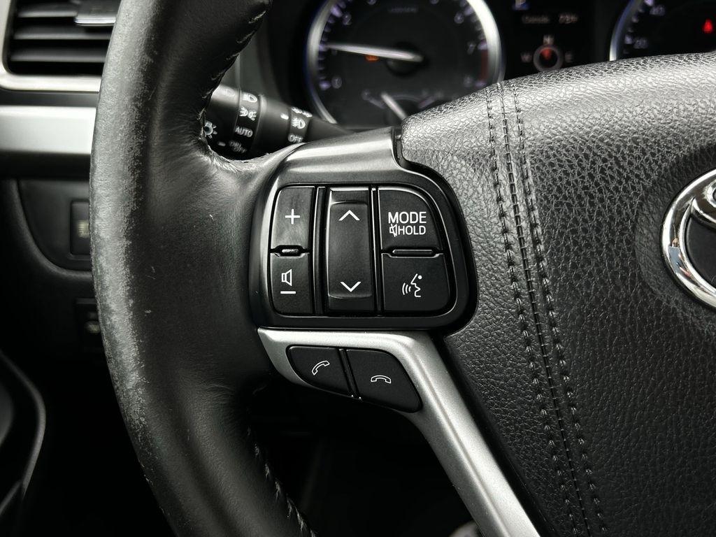 Toyota Highlander XLE FWD V6 2017