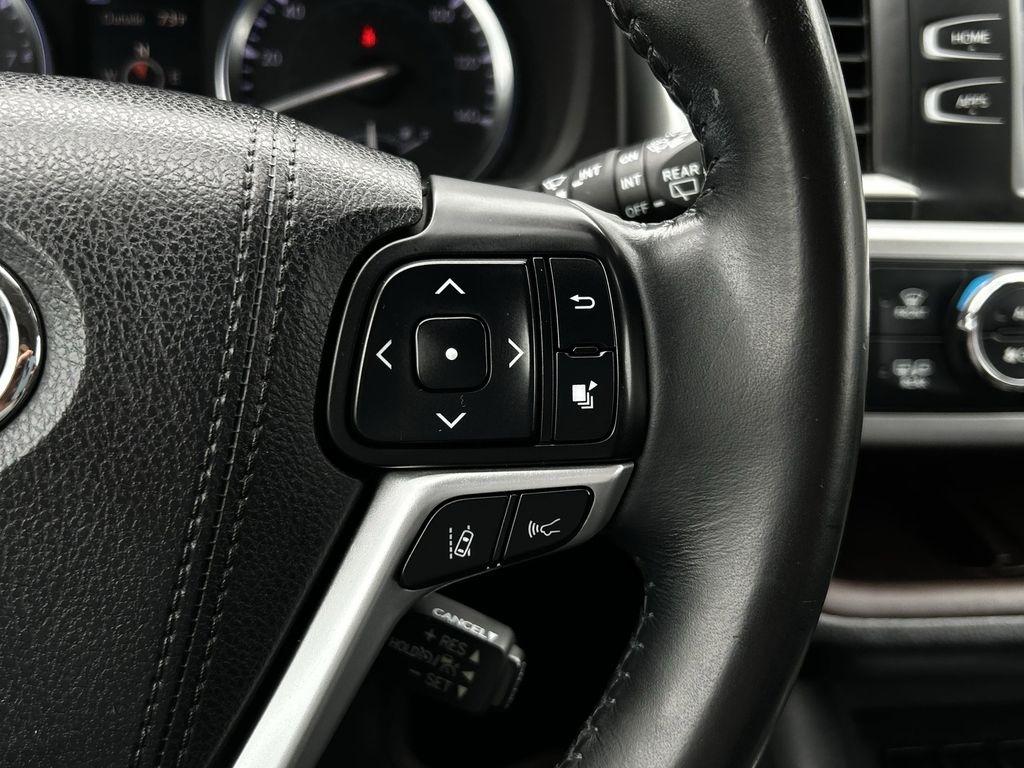 Toyota Highlander XLE FWD V6 2017