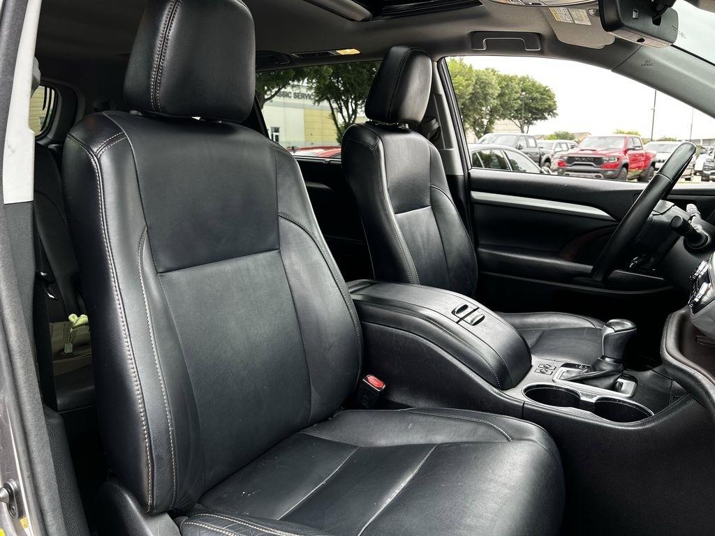 Toyota Highlander XLE FWD V6 2017