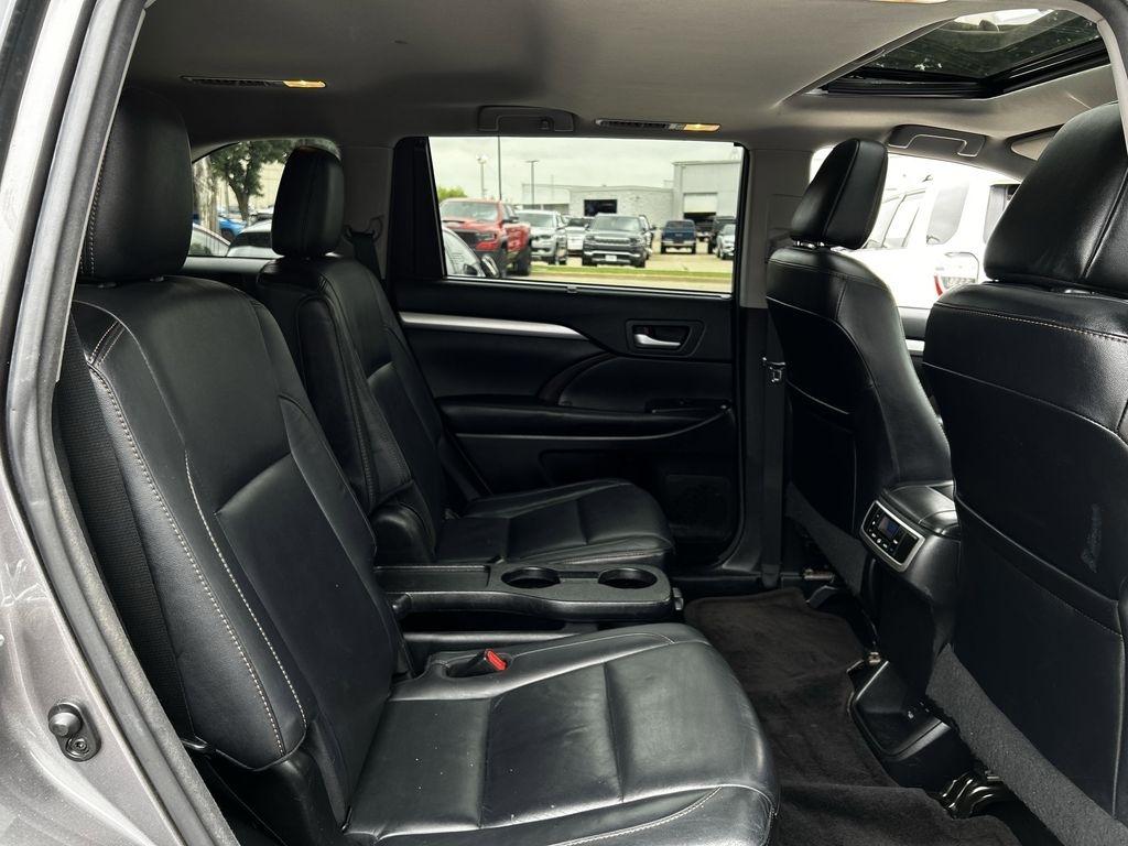 Toyota Highlander XLE FWD V6 2017