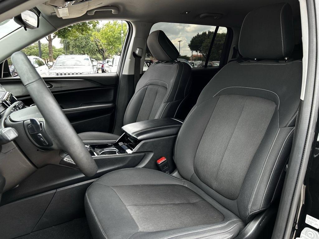 Jeep Grand Cherokee L Laredo 2023
