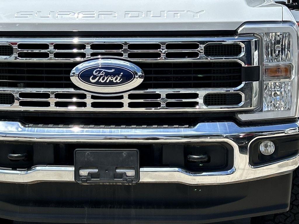 Ford F-250 SD XLT Crew Cab 4WD 2024