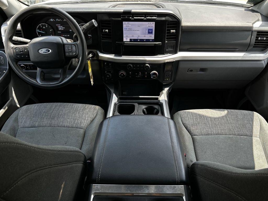 Ford F-250 SD XLT Crew Cab 4WD 2024