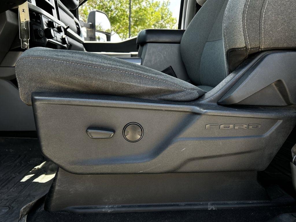 Ford F-250 SD XLT Crew Cab 4WD 2024