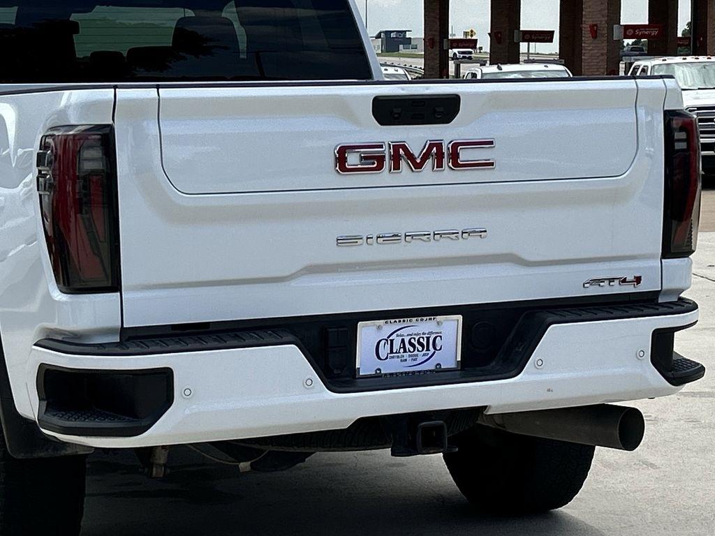 GMC Sierra 2500HD AT4 Crew Cab 4WD 2025