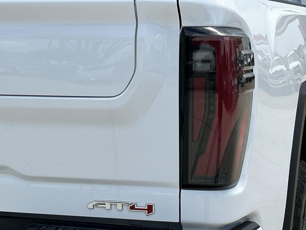 GMC Sierra 2500HD AT4 Crew Cab 4WD 2025