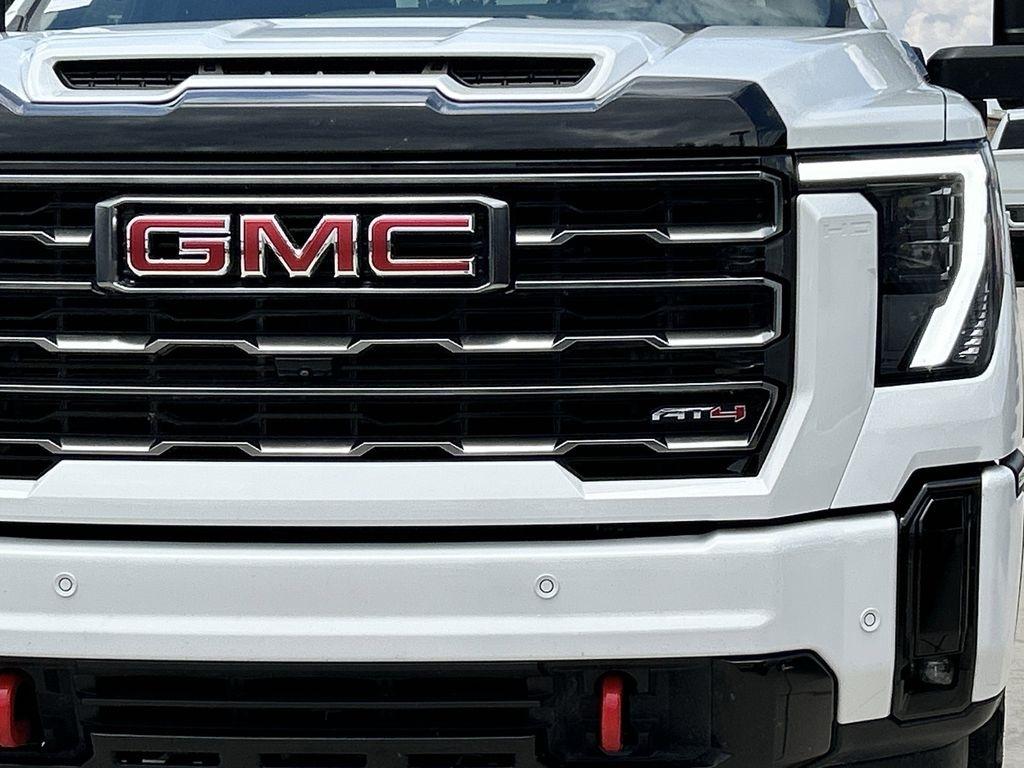 GMC Sierra 2500HD AT4 Crew Cab 4WD 2025