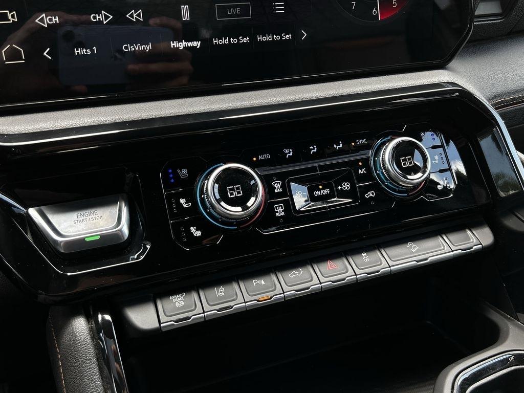 GMC Sierra 2500HD AT4 Crew Cab 4WD 2025