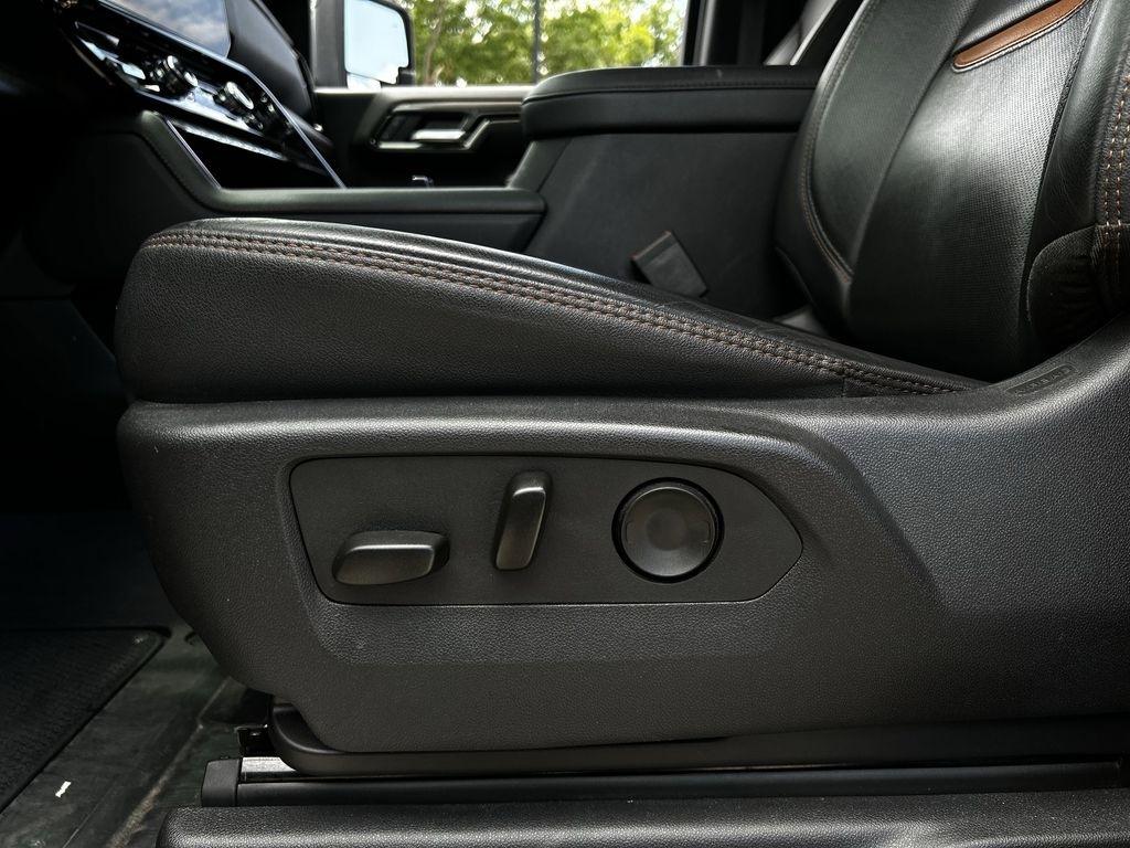 GMC Sierra 2500HD AT4 Crew Cab 4WD 2025