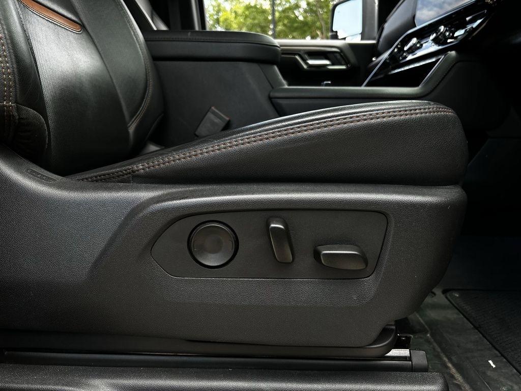 GMC Sierra 2500HD AT4 Crew Cab 4WD 2025