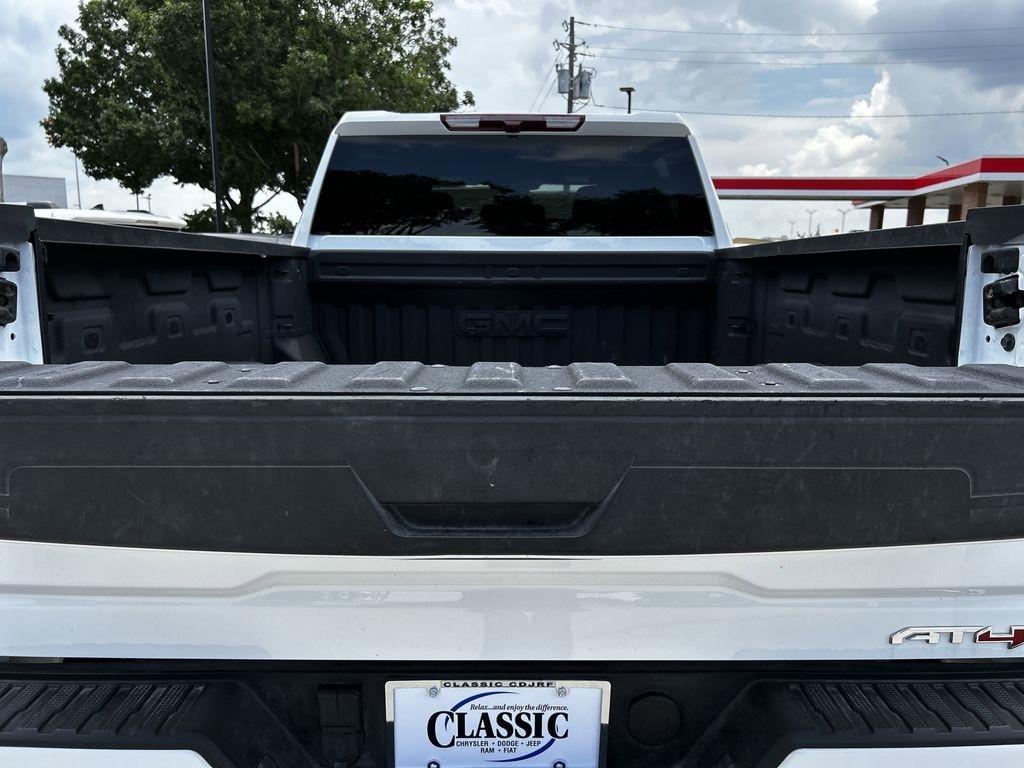GMC Sierra 2500HD AT4 Crew Cab 4WD 2025