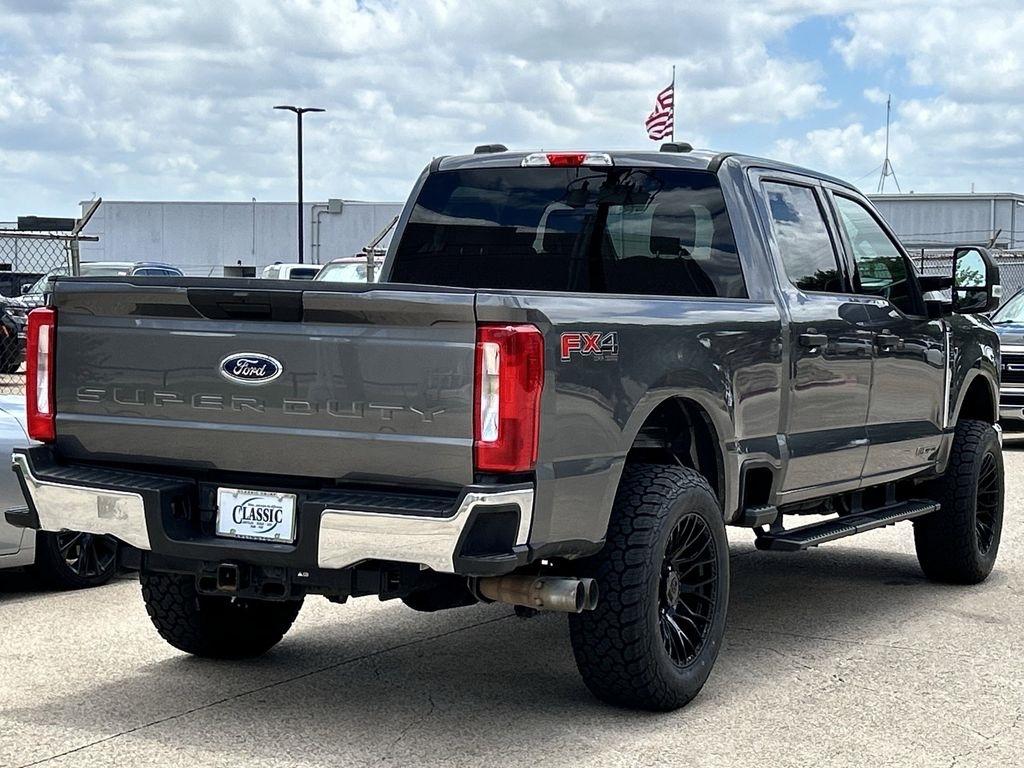 Ford F-250 SD XLT Crew Cab 4WD 2025