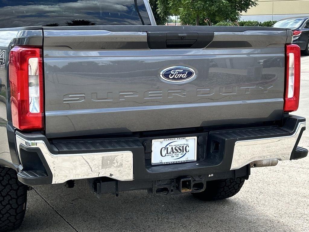 Ford F-250 SD XLT Crew Cab 4WD 2025