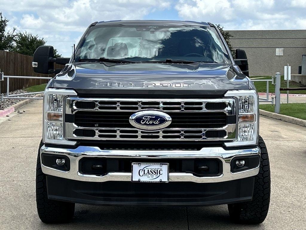Ford F-250 SD XLT Crew Cab 4WD 2025
