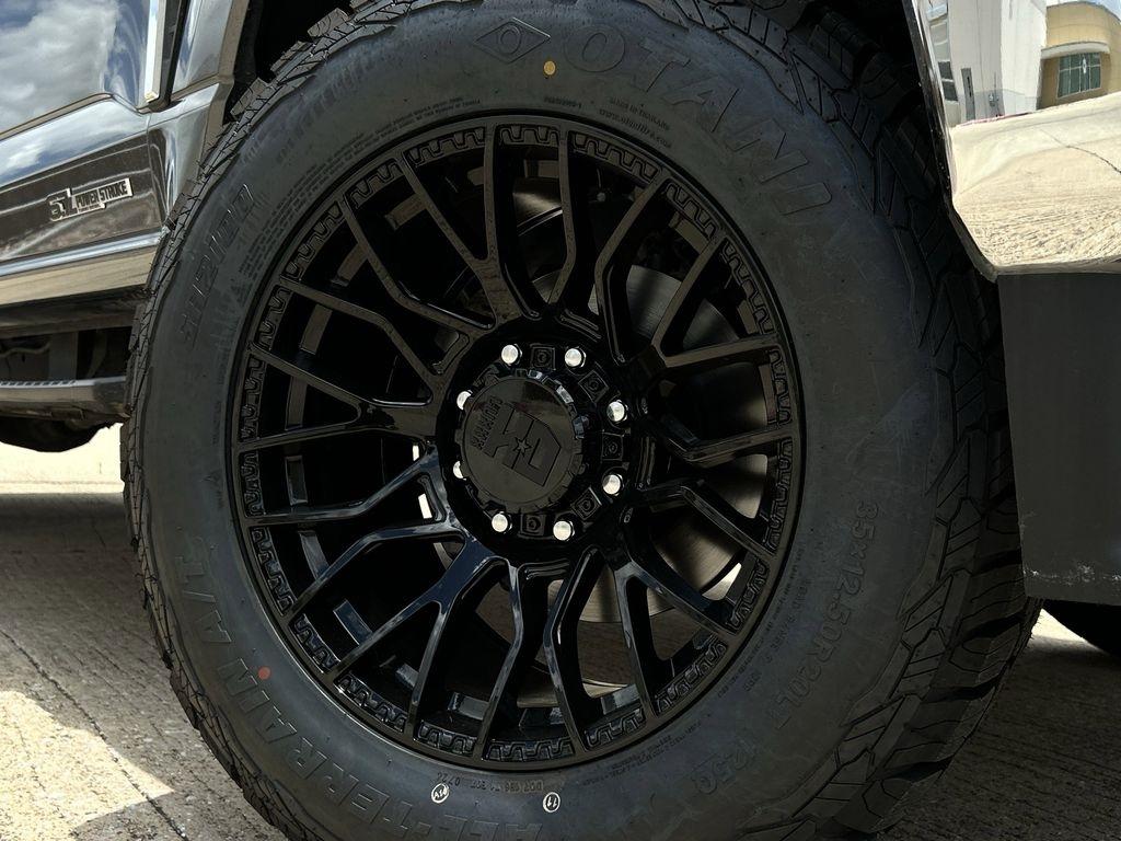 Ford F-250 SD XLT Crew Cab 4WD 2025