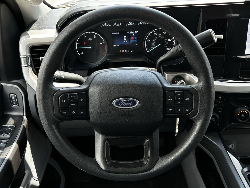 Ford F-250 SD XLT Crew Cab 4WD 2025