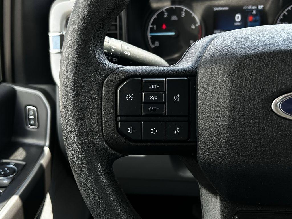 Ford F-250 SD XLT Crew Cab 4WD 2025