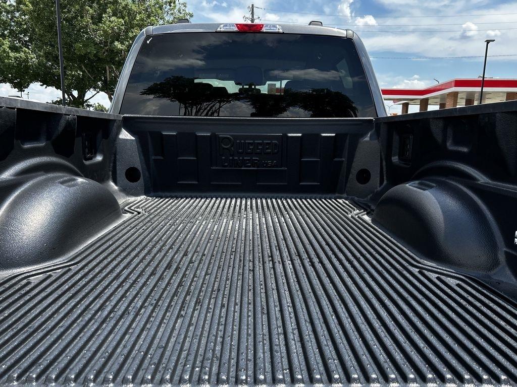 Ford F-250 SD XLT Crew Cab 4WD 2025