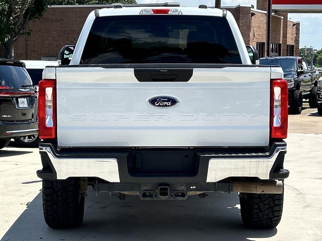 Ford F-250 SD XLT Crew Cab 4WD 2025