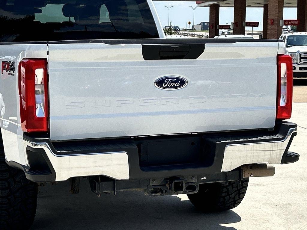 Ford F-250 SD XLT Crew Cab 4WD 2025