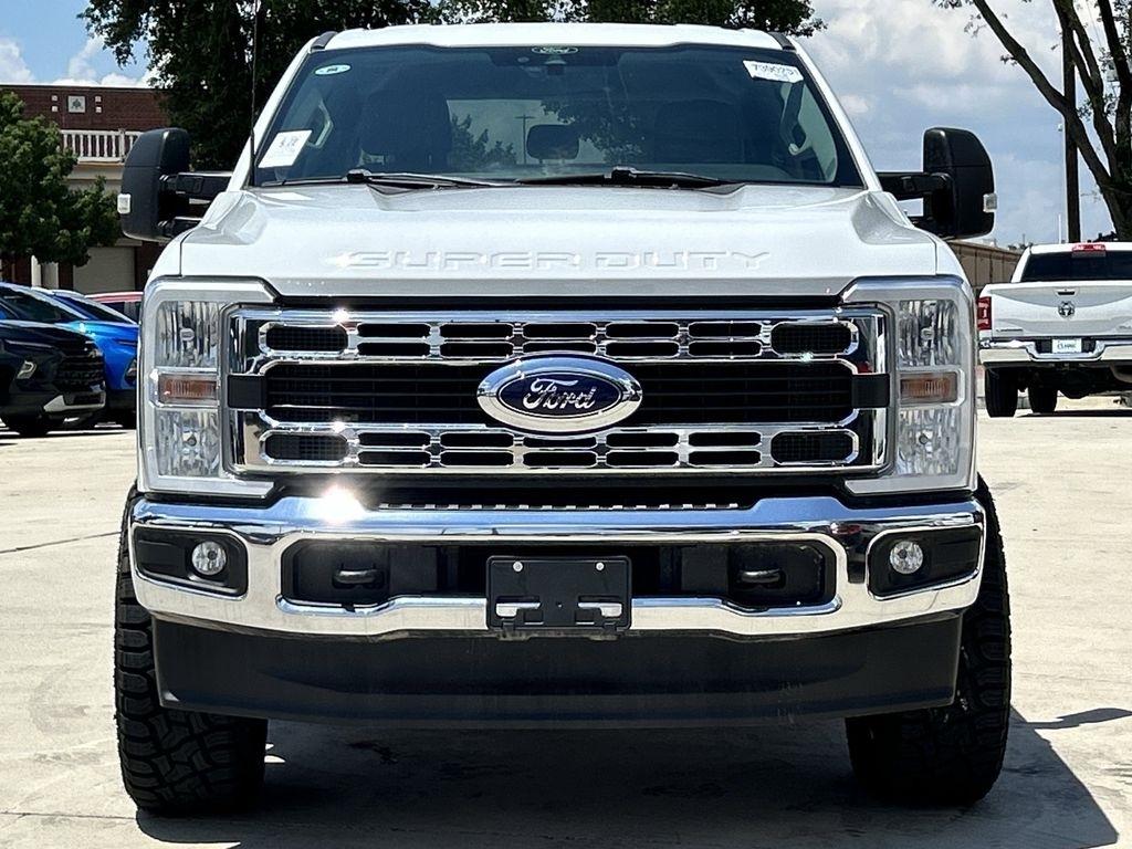 Ford F-250 SD XLT Crew Cab 4WD 2025