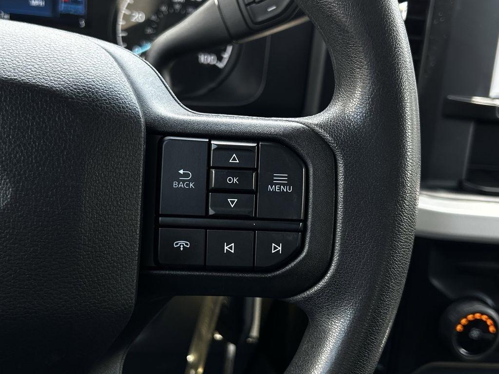 Ford F-250 SD XLT Crew Cab 4WD 2025