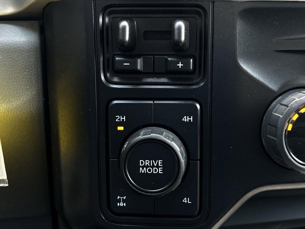 Ford F-250 SD XLT Crew Cab 4WD 2025