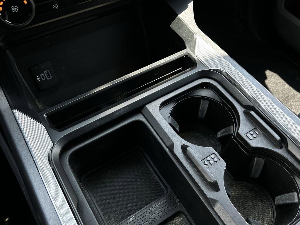 Ford F-250 SD XLT Crew Cab 4WD 2025