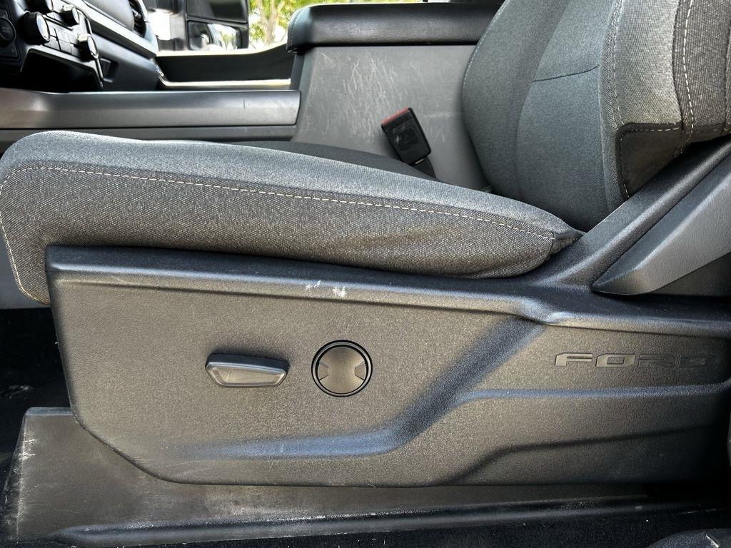 Ford F-250 SD XLT Crew Cab 4WD 2025