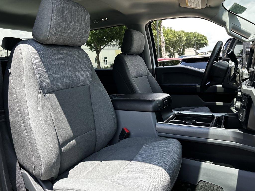 Ford F-250 SD XLT Crew Cab 4WD 2025