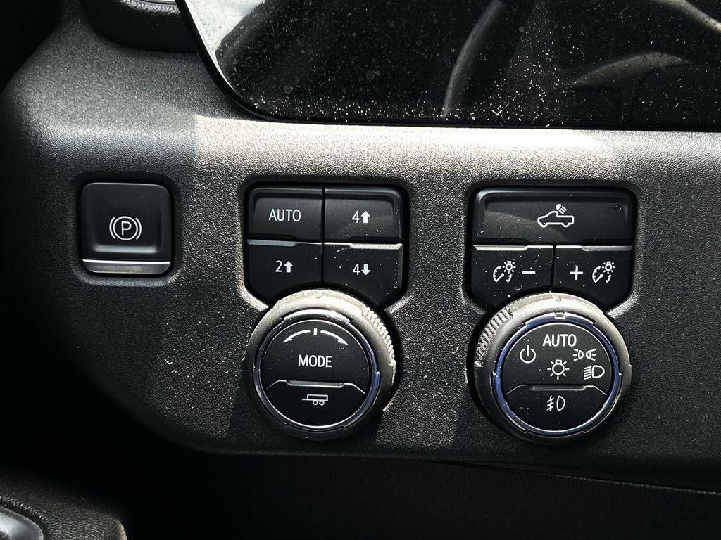 Chevrolet Silverado 1500 High Country Crew Cab 4WD 2022
