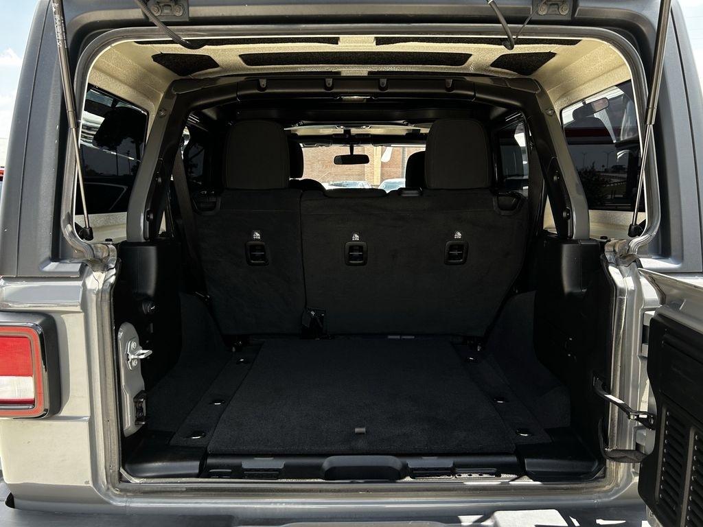 Jeep Wrangler Unlimited Sahara 2021