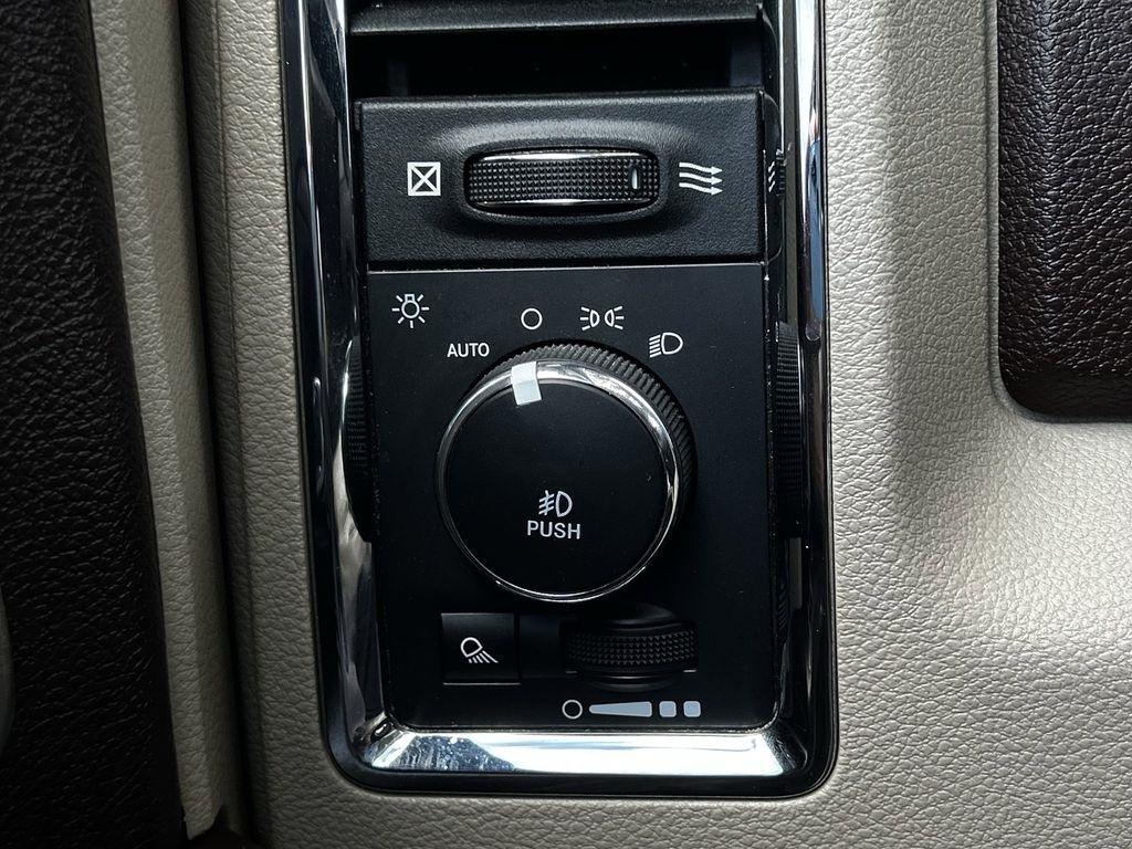 RAM 1500 Laramie Crew Cab SWB 4WD 2018