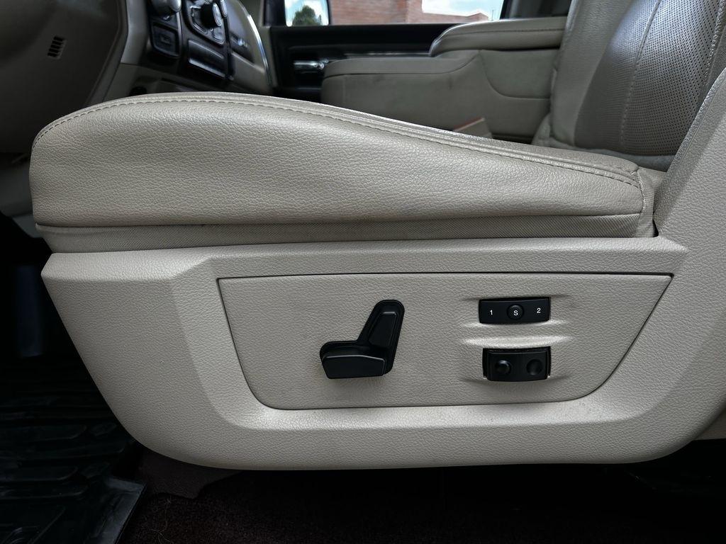 RAM 1500 Laramie Crew Cab SWB 4WD 2018