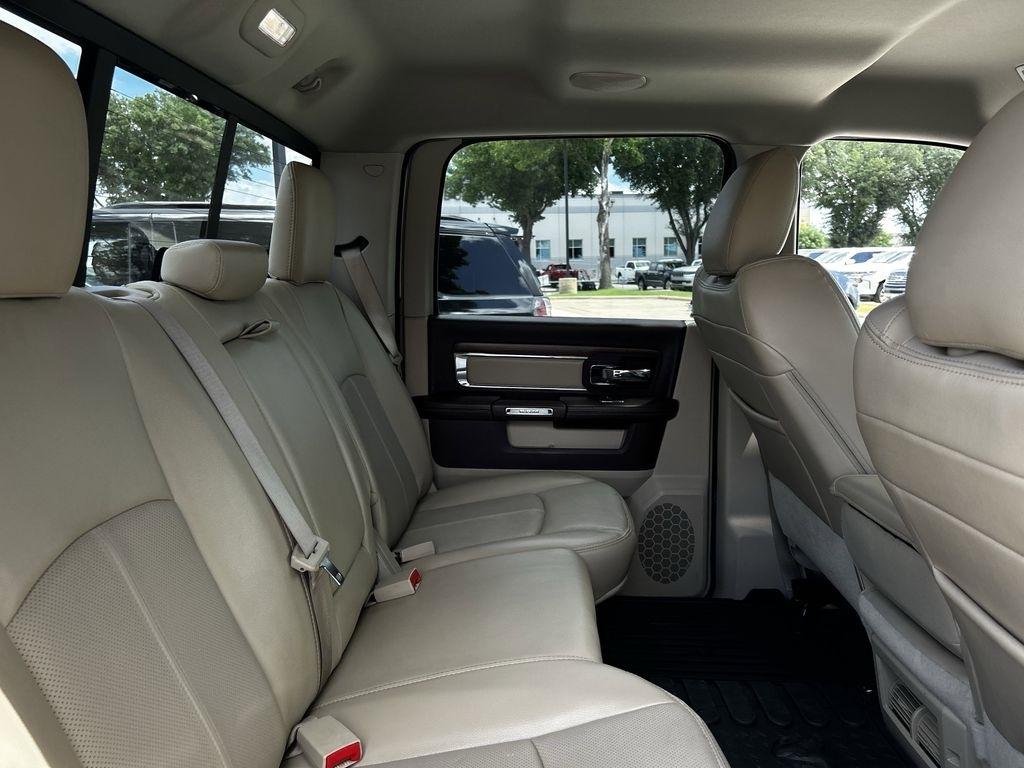 RAM 1500 Laramie Crew Cab SWB 4WD 2018