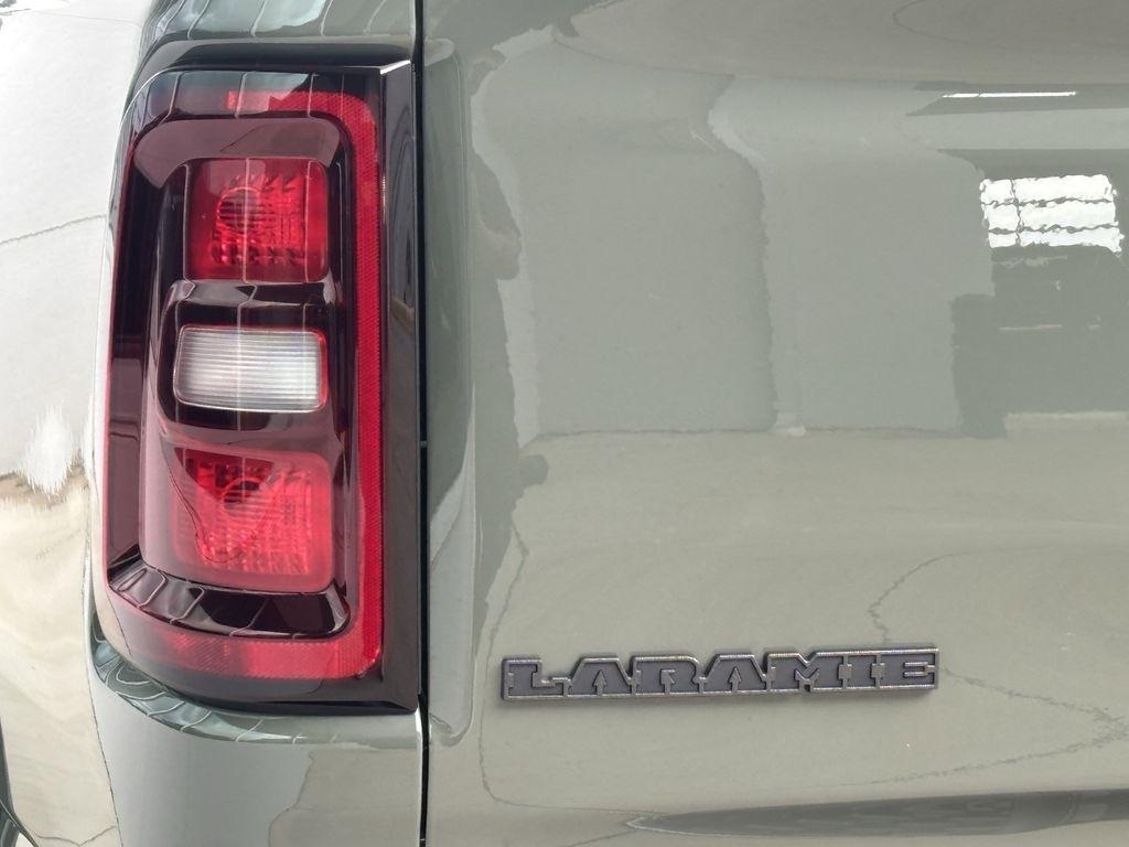 RAM 1500 Laramie Crew Cab SWB 4WD 2026
