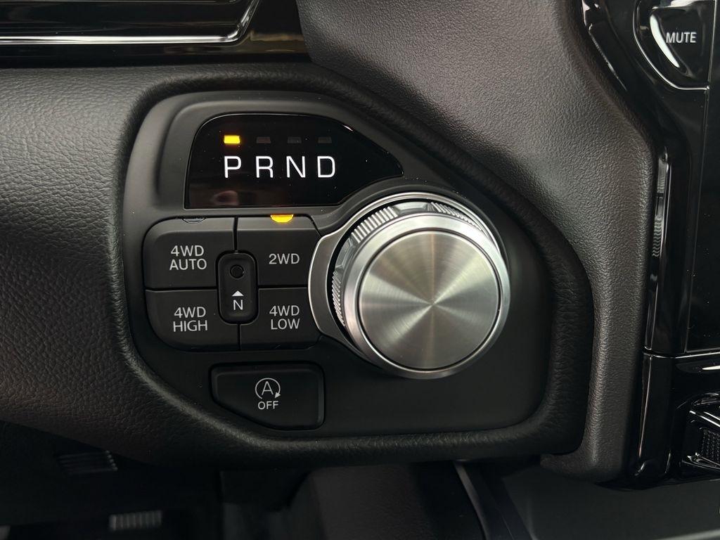 RAM 1500 Laramie Crew Cab SWB 4WD 2026
