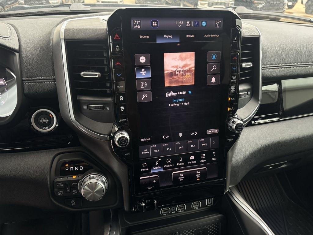 RAM 1500 Laramie Crew Cab SWB 4WD 2026