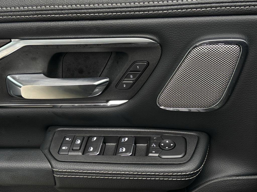 RAM 1500 Laramie Crew Cab SWB 4WD 2026