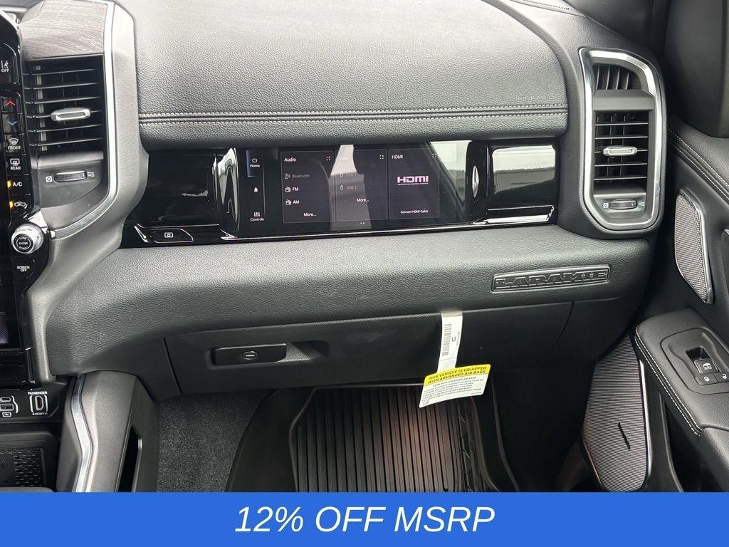 RAM 1500 Laramie Crew Cab SWB 4WD 2026