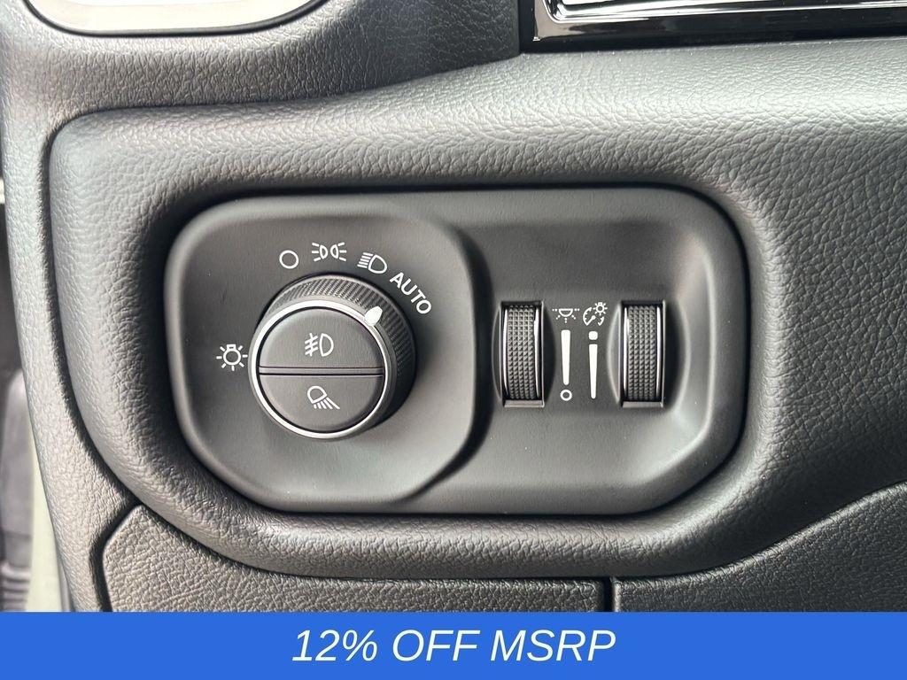 RAM 1500 Laramie Crew Cab SWB 4WD 2026