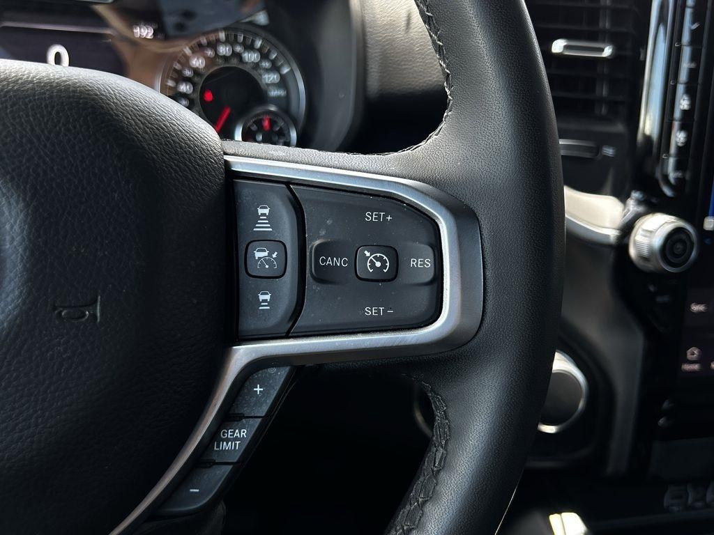 RAM 1500 Big Horn Crew Cab SWB 4WD 2025