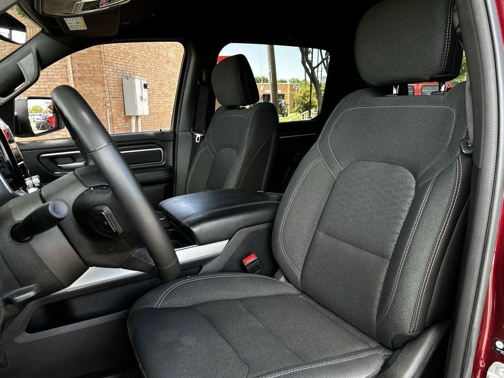 RAM 1500 Big Horn Crew Cab SWB 4WD 2025
