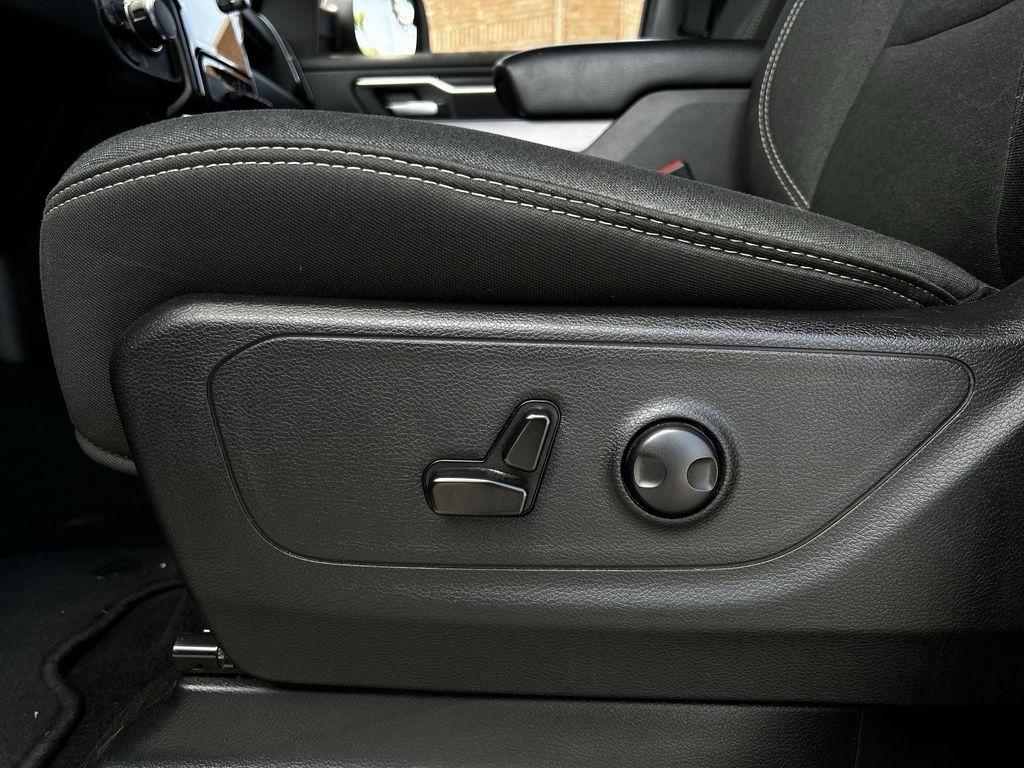 RAM 1500 Big Horn Crew Cab SWB 4WD 2025