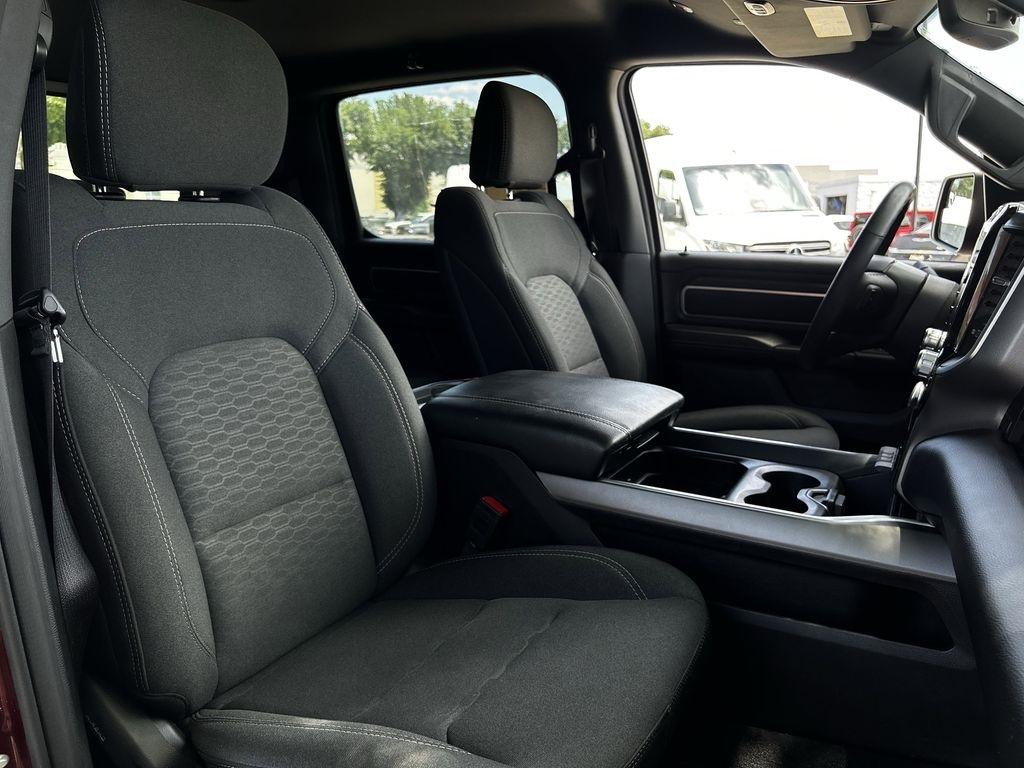 RAM 1500 Big Horn Crew Cab SWB 4WD 2025