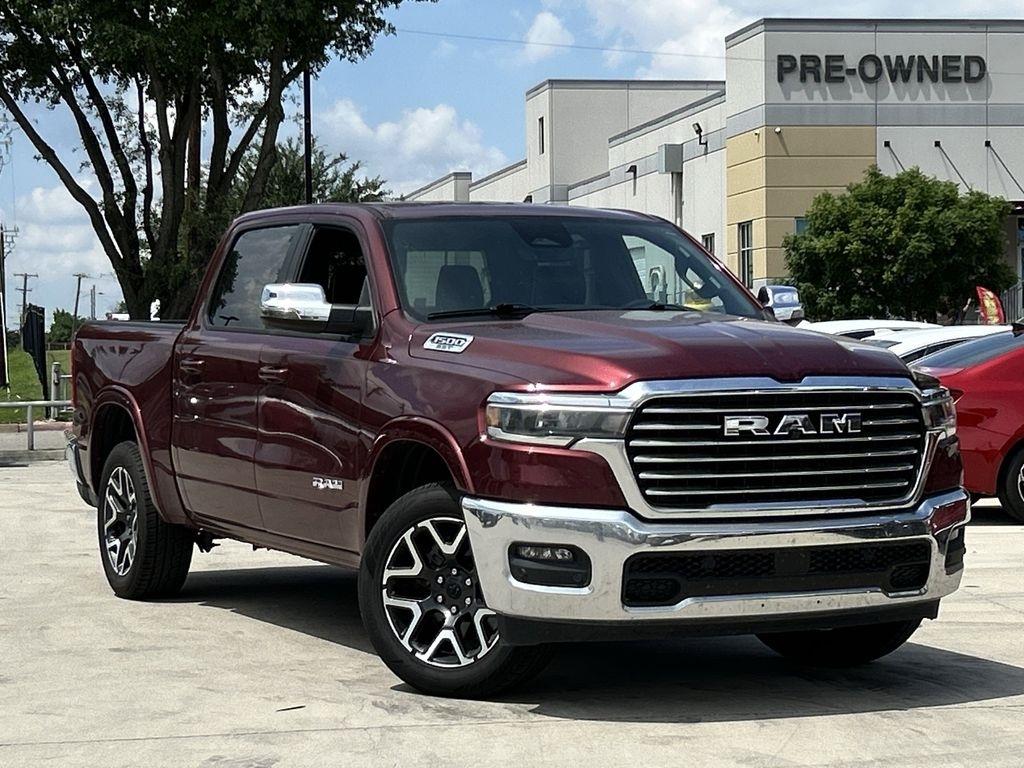 RAM 1500 Laramie Crew Cab SWB 4WD 2025
