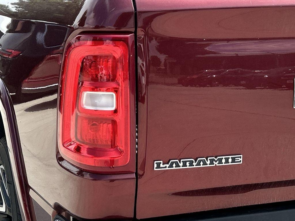 RAM 1500 Laramie Crew Cab SWB 4WD 2025