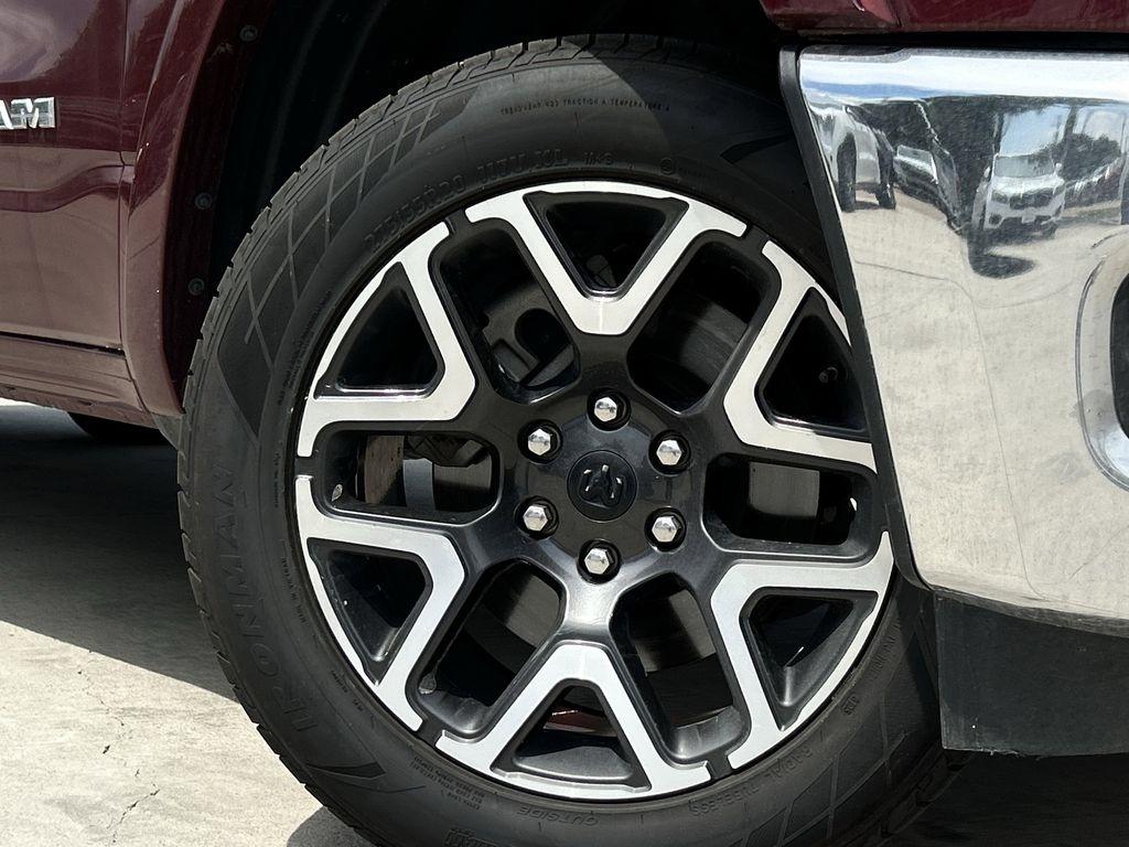 RAM 1500 Laramie Crew Cab SWB 4WD 2025
