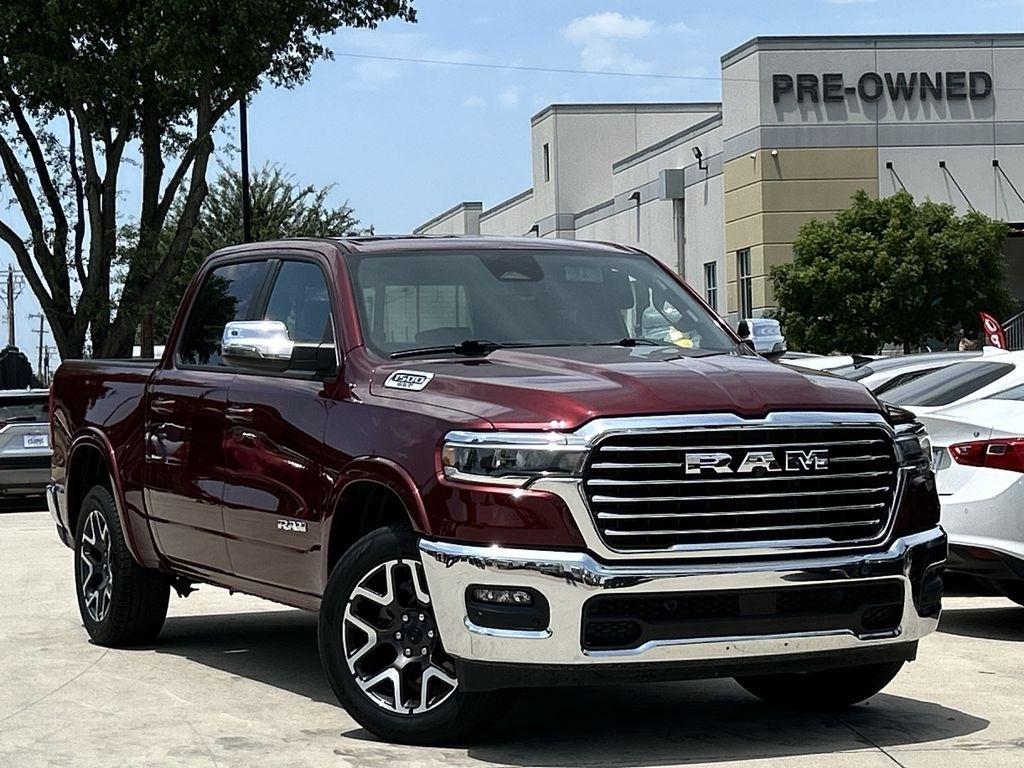 RAM 1500 Laramie Crew Cab SWB 4WD 2025